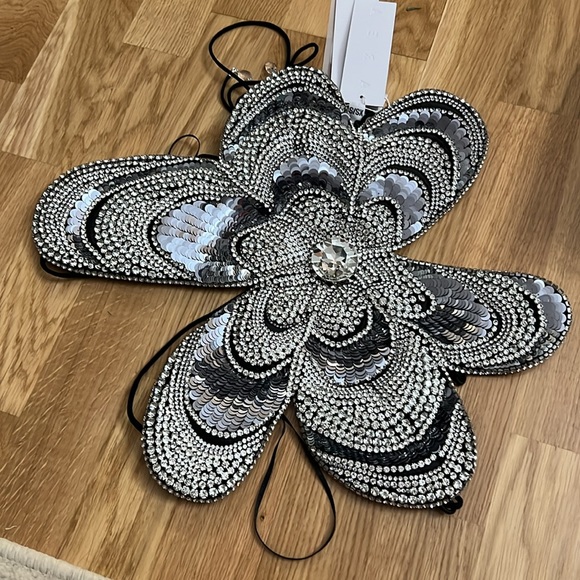 NWT AREA CRYSTAL EMBROIDERED MUSSEL FLOWER TOP - Picture 3 of 5